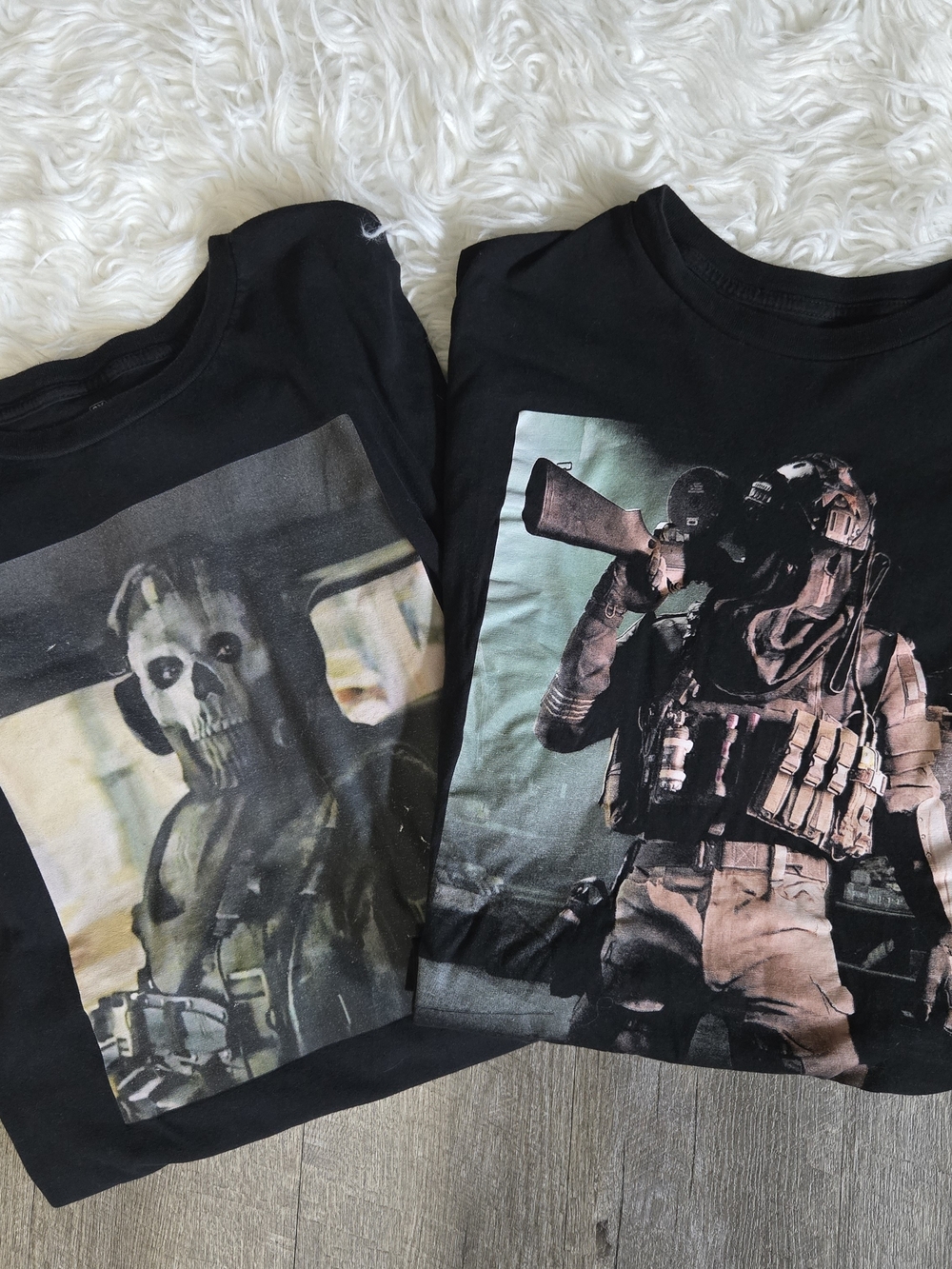 Pair Of Call Of Duty Modern Warfare Size 2X T-Shirts